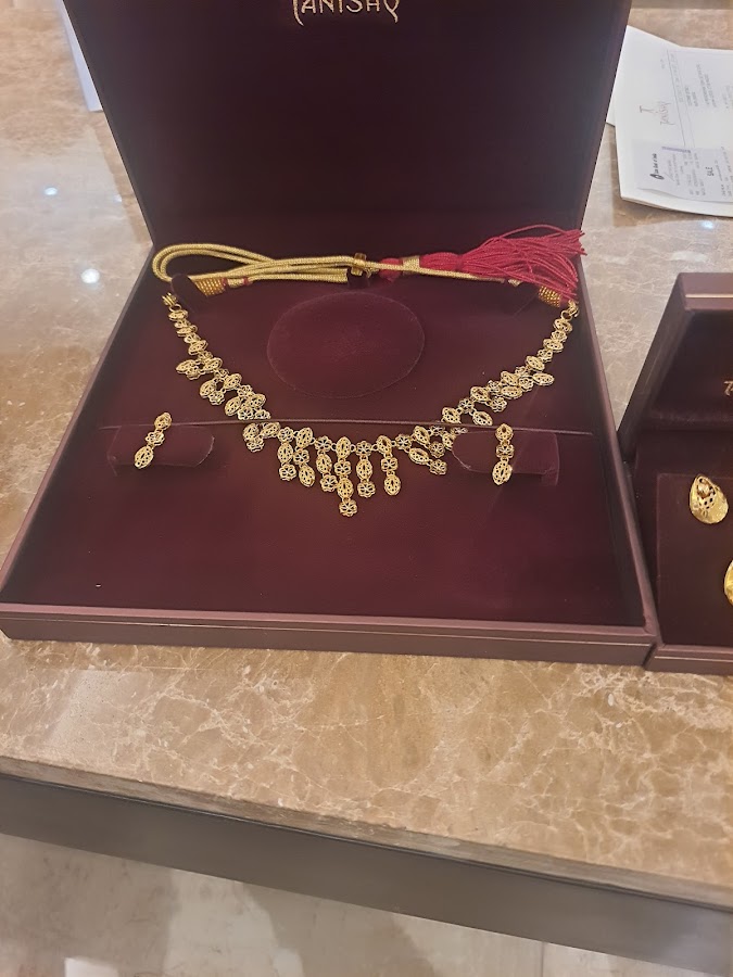 Tanishq Jewellery - Jewellers in Aliganj, 