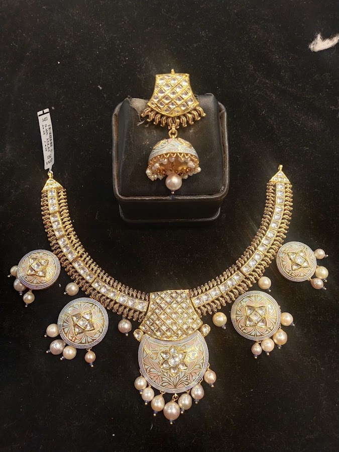 Mohan Shyam Kalyan Das Jewellers And Bankers - Jewellers in Aminabad, 