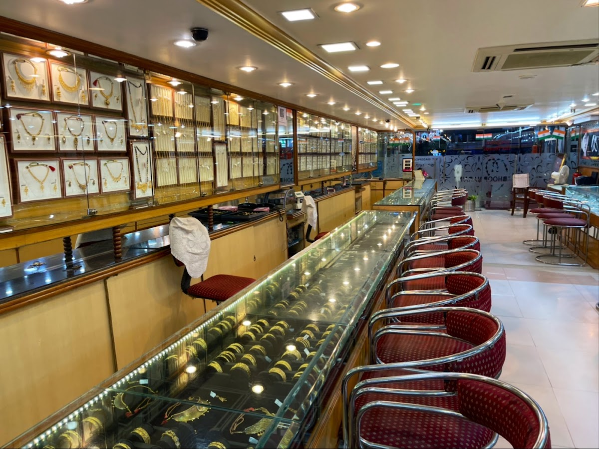 Bhoop Narayan Pawan Kumar Sarraf - Jewellers in Alambagh, 