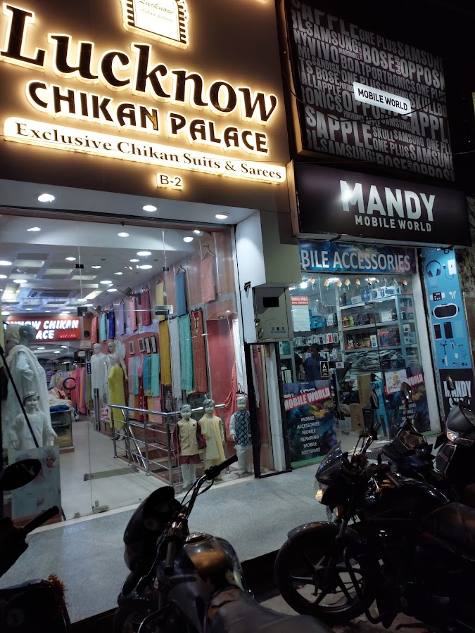 Janpath Market - Clothing Store in Hazratganj, 