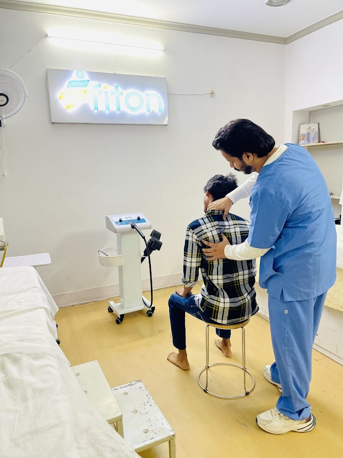 Fiton Physiotherapy Clinic - Clinic in Hazratganj, 