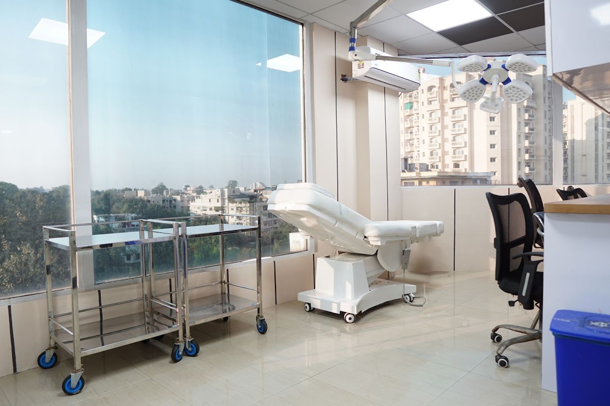 Cosmo Experts Clinic - Clinic in Butler Colony, 