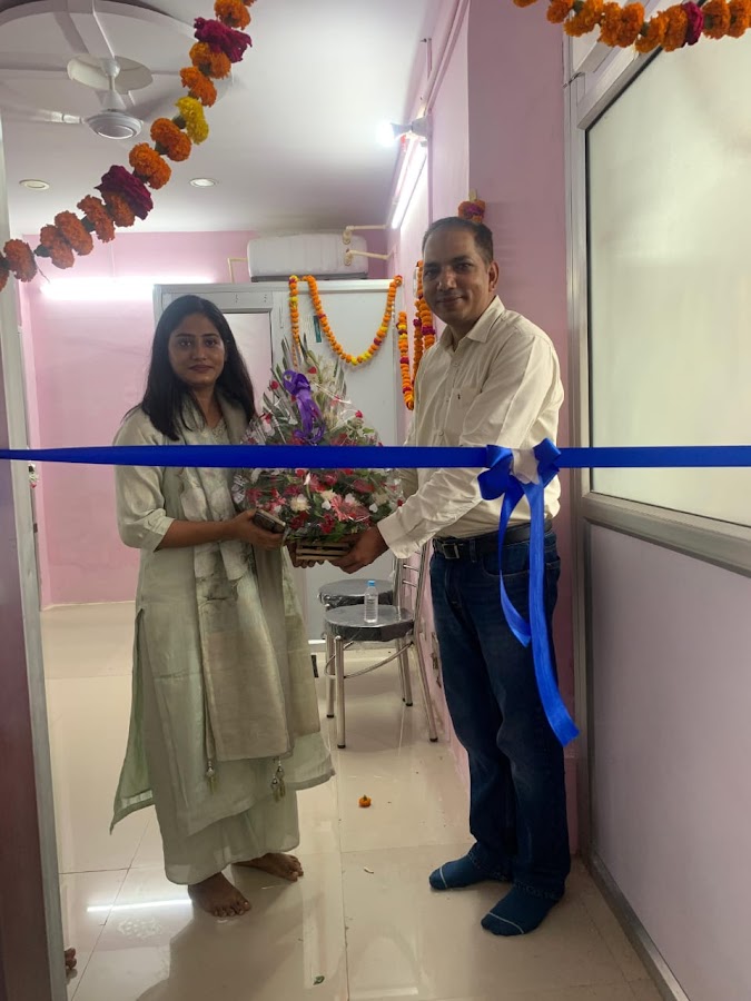 Allied Health Clinic - Clinic in Daliganj, 