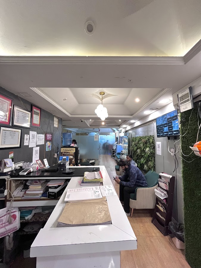 Dr Disha's Hair & Skin Clinic - Clinic in Sadar Bazaar, 