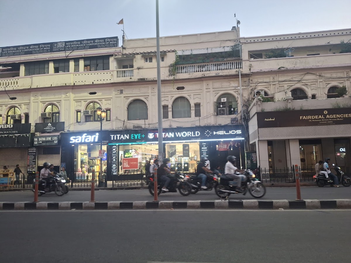 Hazratganj Halwasiya Market
