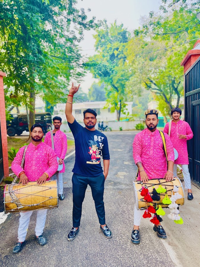 Lucknow Dhol Players & D.J Band