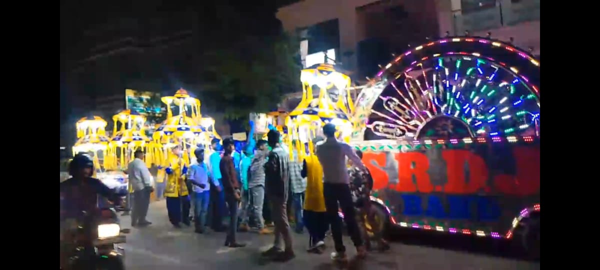 Sr DJ Band Road Light Show