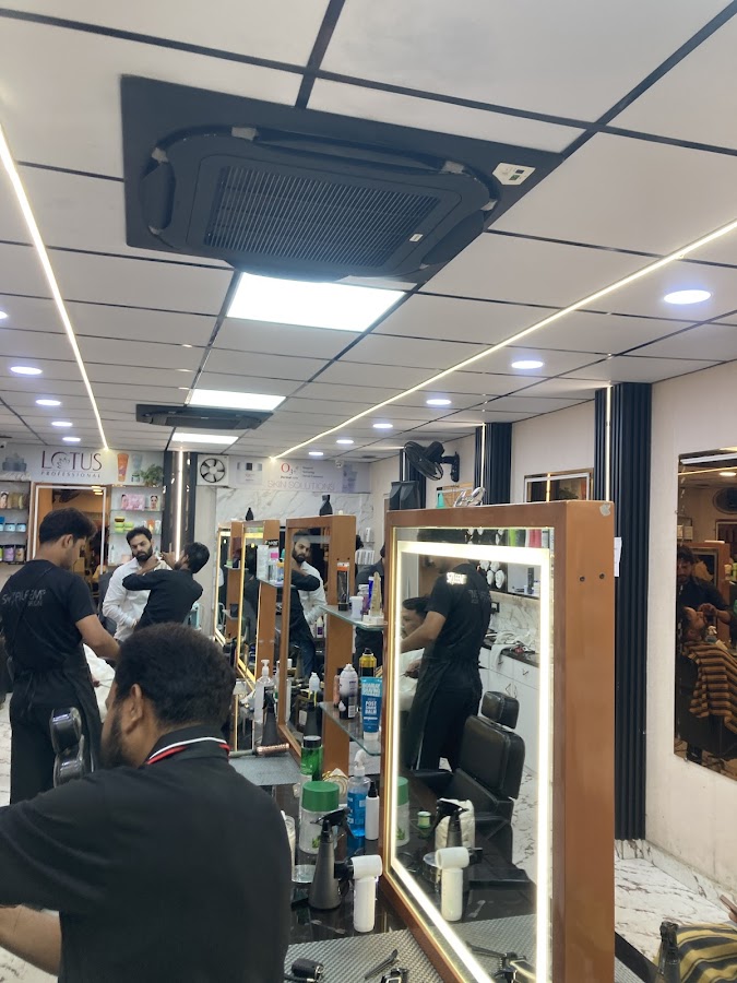 Saleem's Salon