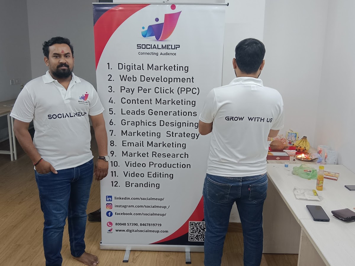 SocialMeUp
