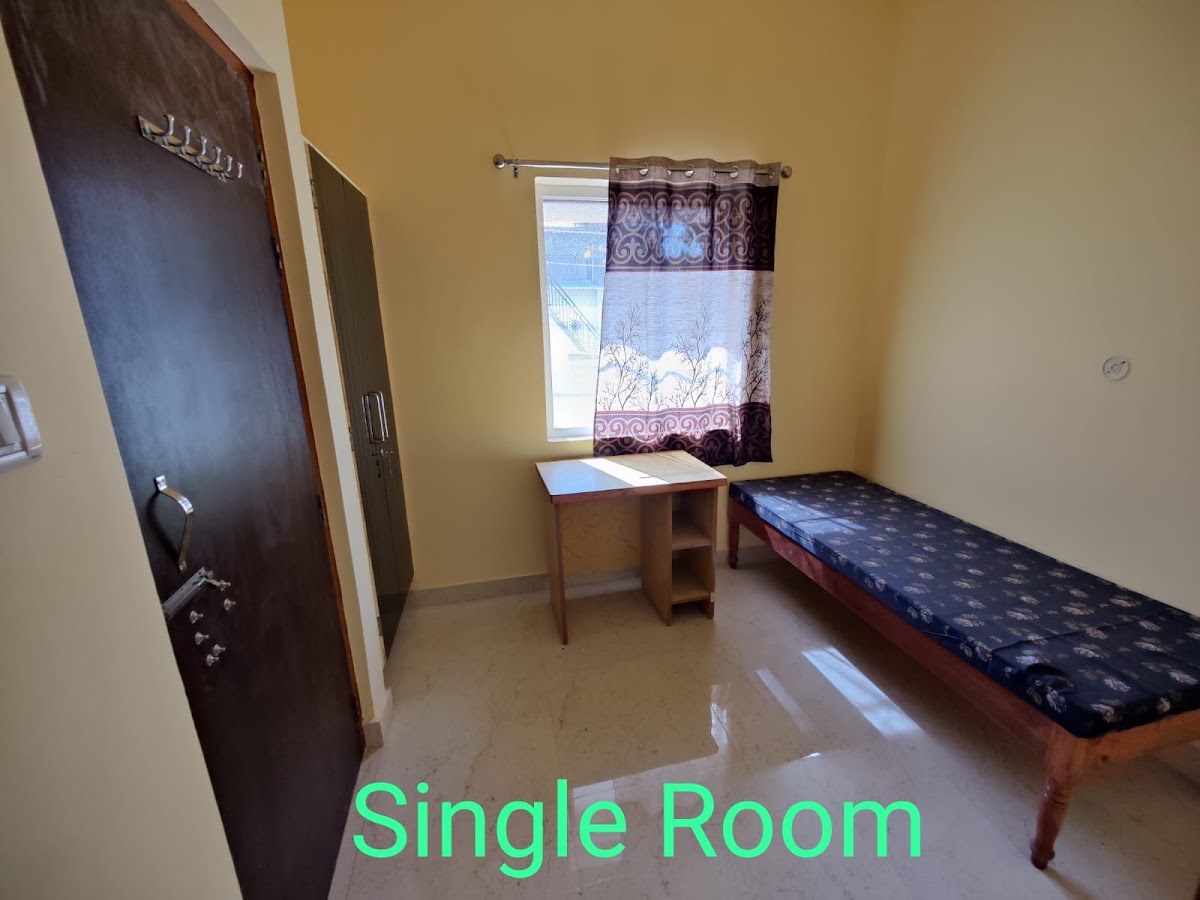 Basera Girls PG - PG / Hostels in Aliganj, 