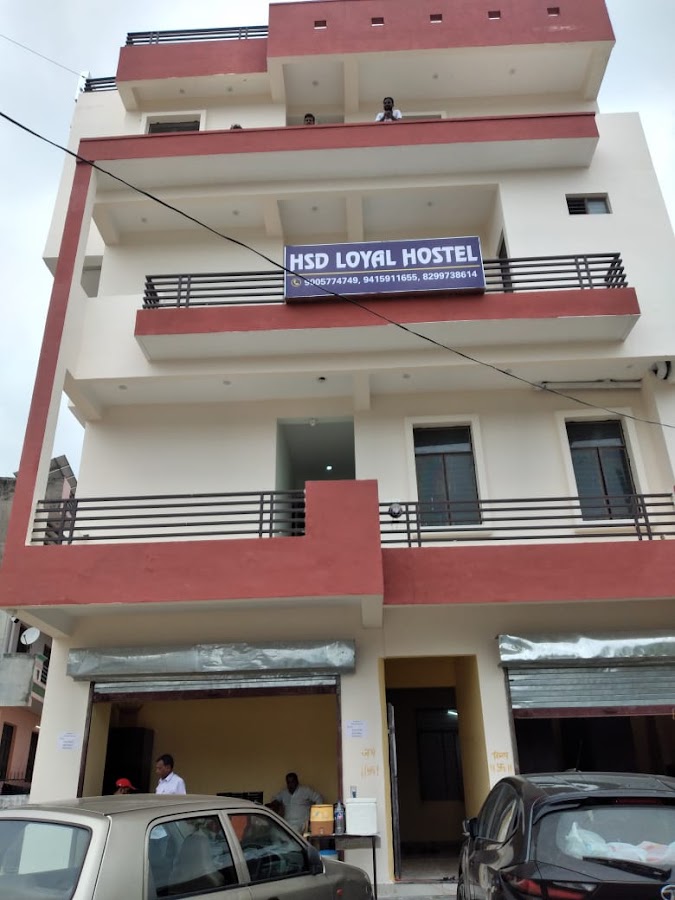 HSD Loyal Boys Hostel - PG / Hostels in Chinhat, 